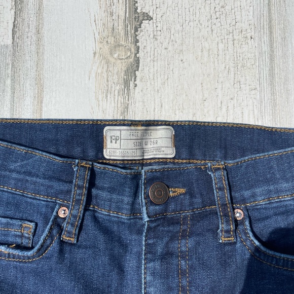 *Not for Sale* Free People Cropped Skinny Jeans Size: 26 - Picture 3 of 4